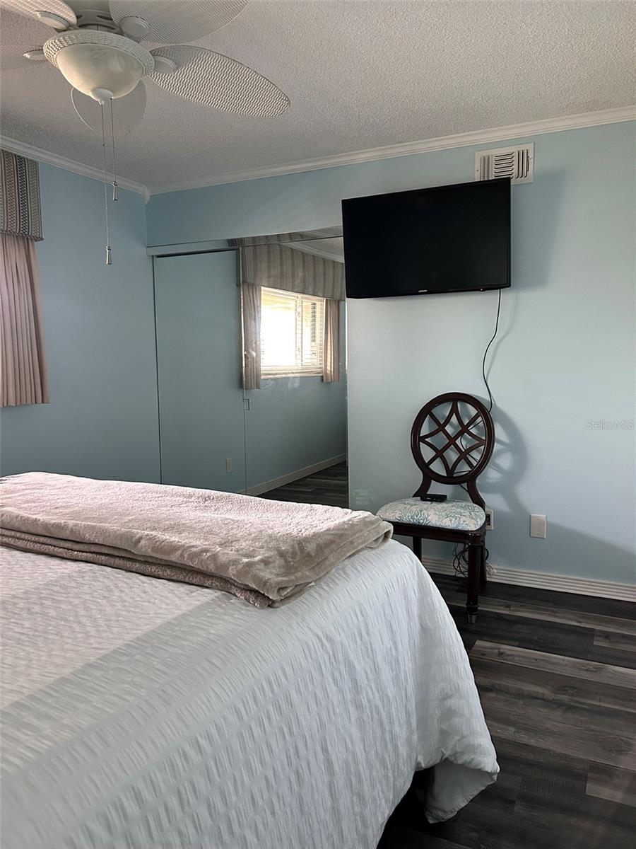 Image 52 of 77 For 868 Bayway Boulevard 304