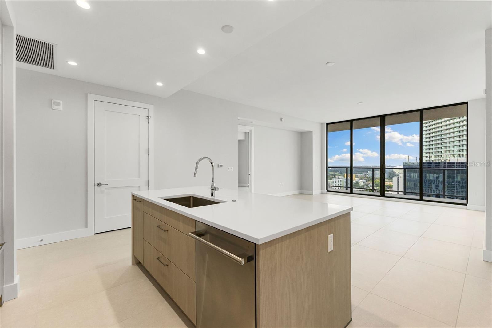 Image 4 of 48 For 275 1st Avenue S 1907