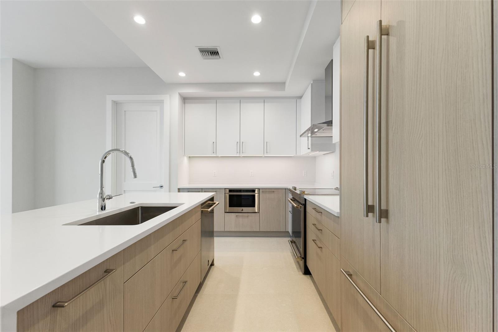 Image 5 of 48 For 275 1st Avenue S 1907