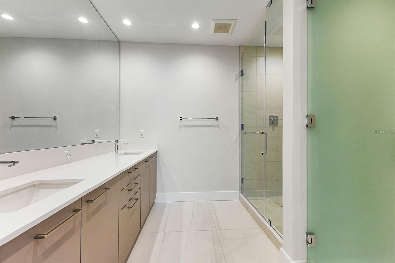 Image 7 of 48 For 275 1st Avenue S 1907