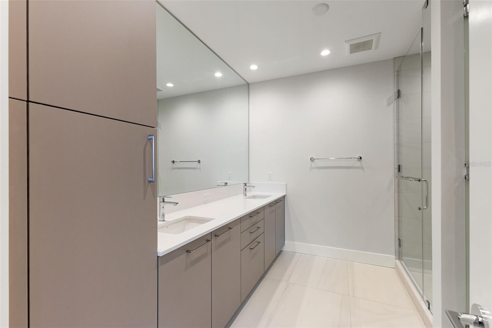 Image 9 of 48 For 275 1st Avenue S 1907