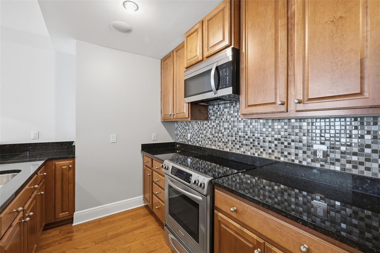 Image 17 of 40 For 1227 Madison Street 902