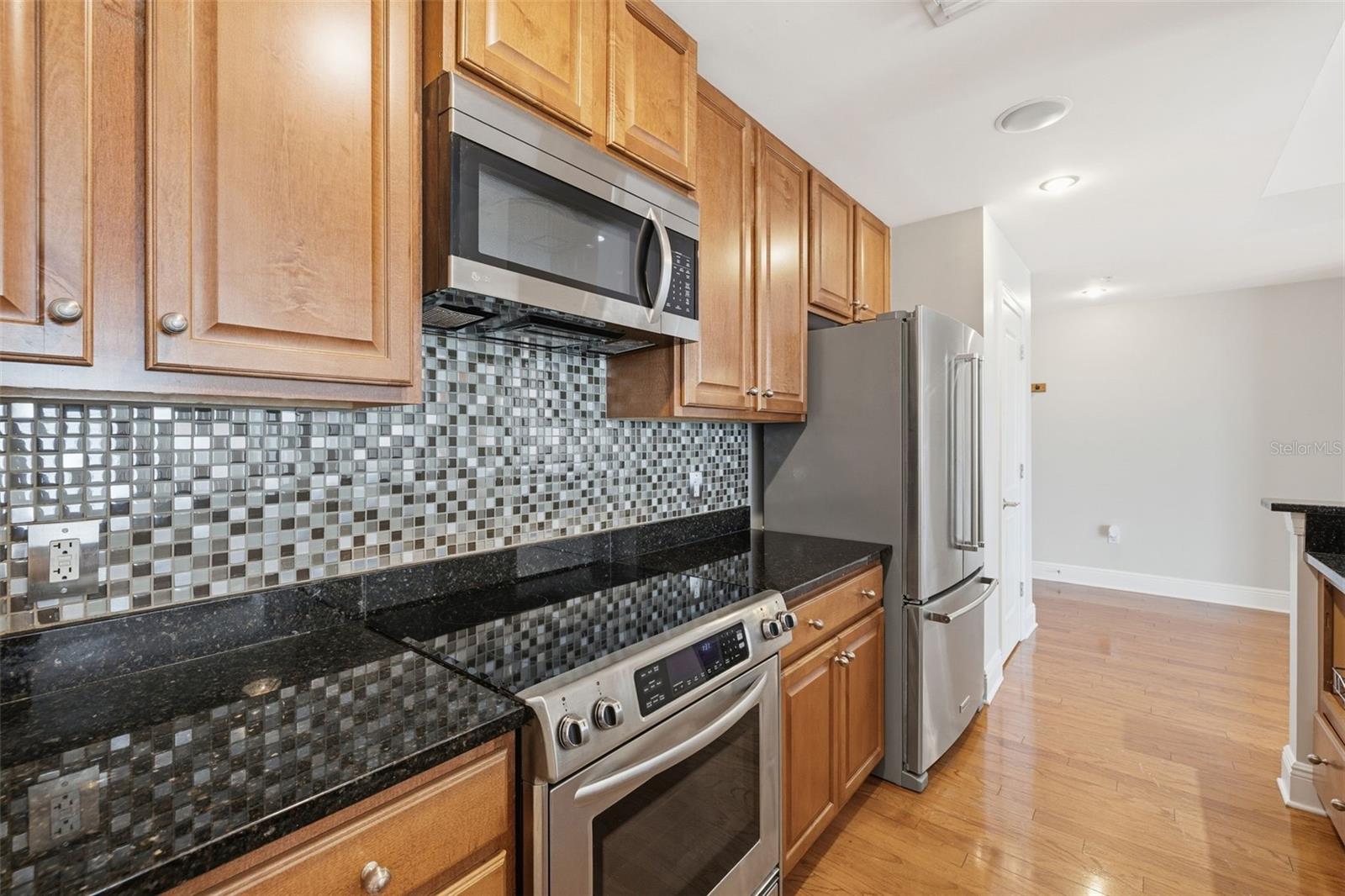 Image 19 of 40 For 1227 Madison Street 902