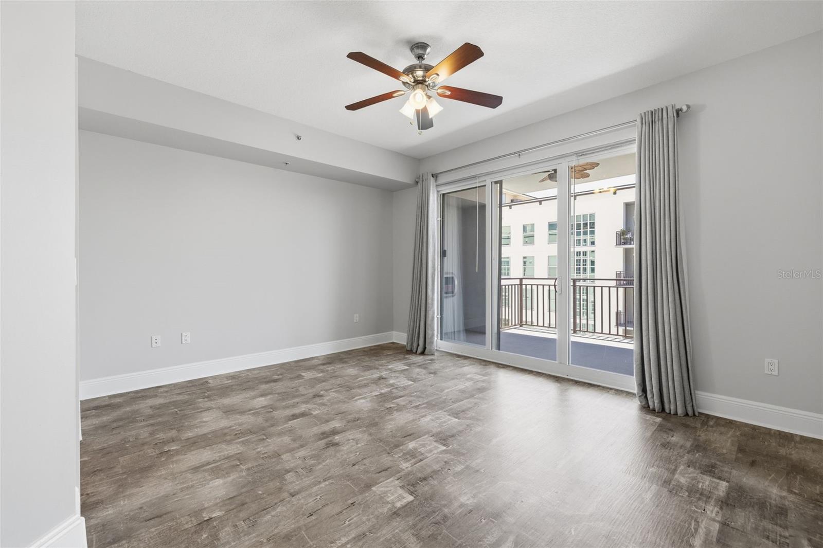 Image 20 of 40 For 1227 Madison Street 902