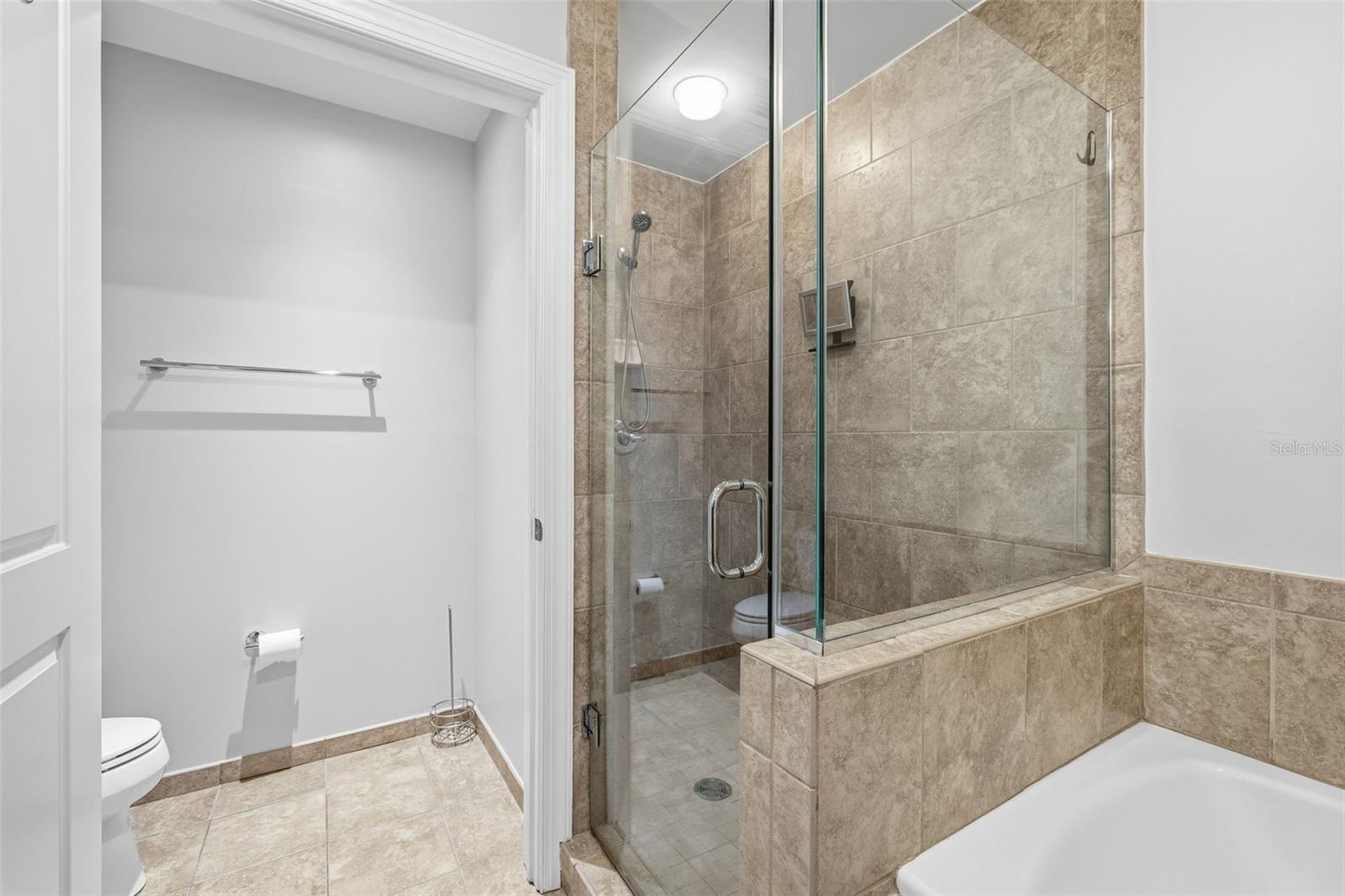 Image 22 of 40 For 1227 Madison Street 902