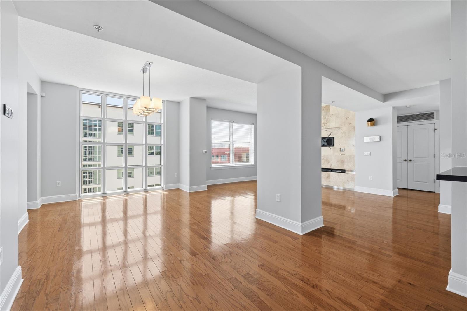 Image 4 of 40 For 1227 Madison Street 902