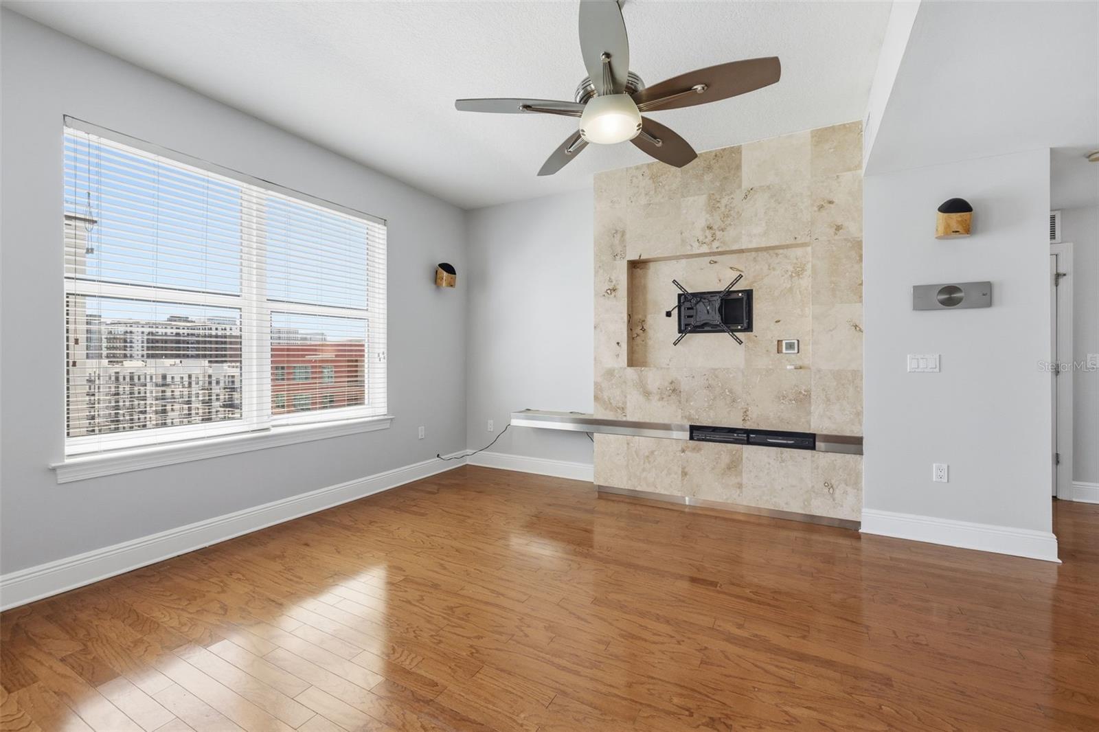 Image 6 of 40 For 1227 Madison Street 902