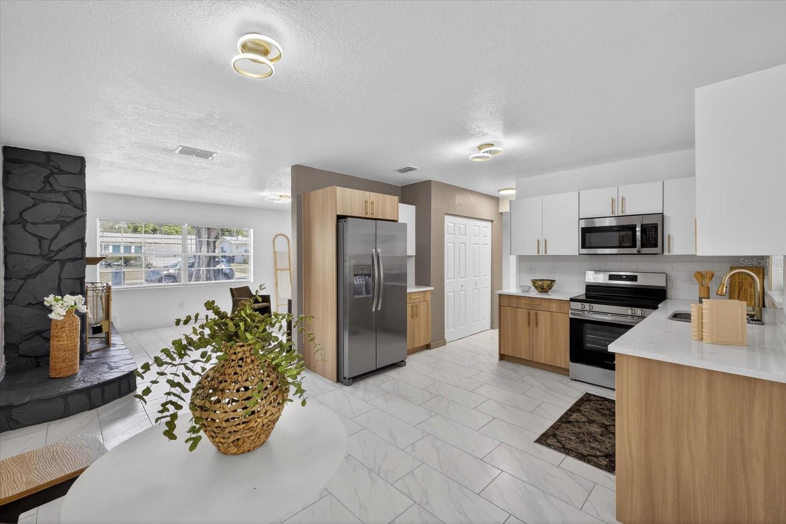 Image 10 of 36 For 1465 Parkwood Street