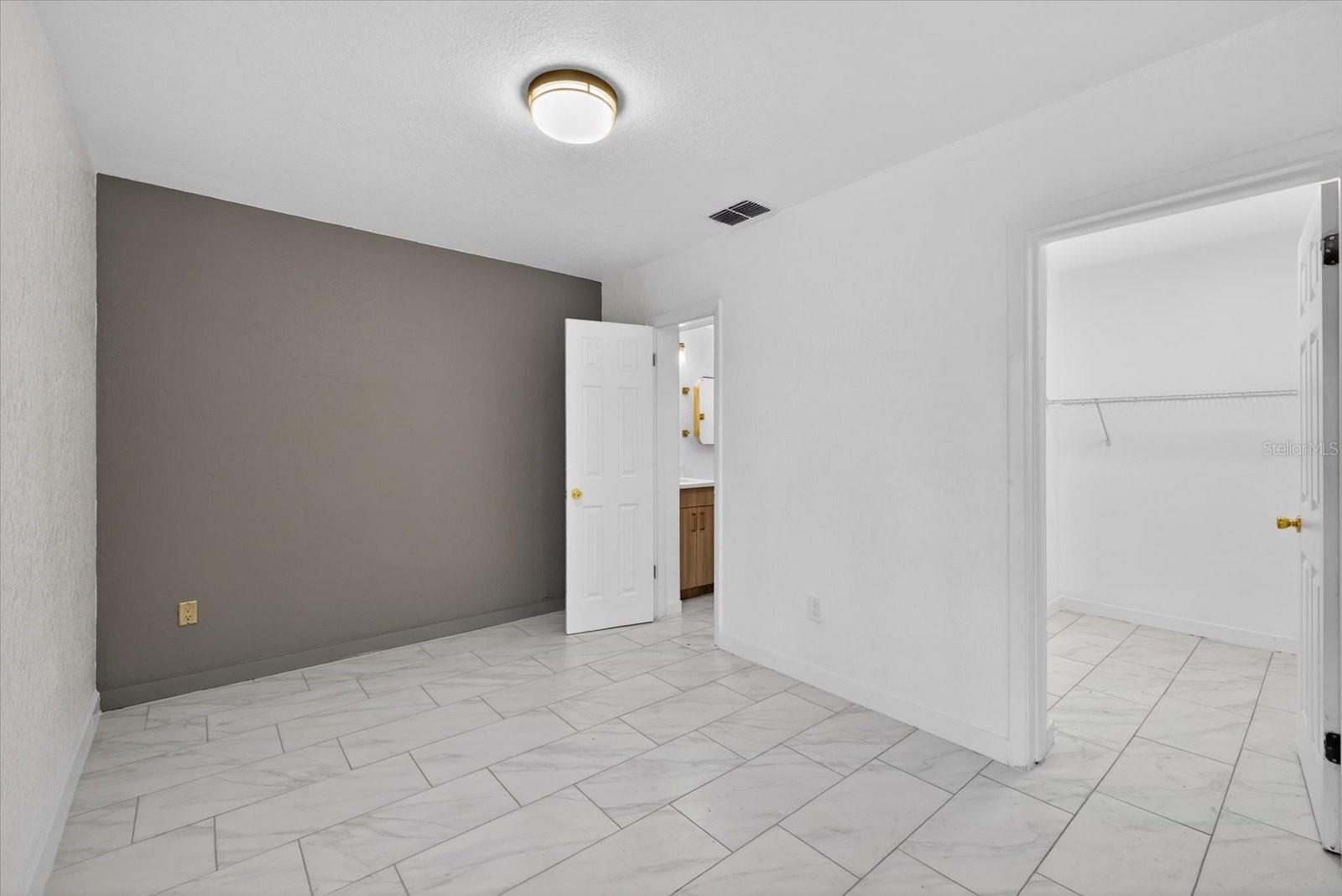 Image 15 of 36 For 1465 Parkwood Street