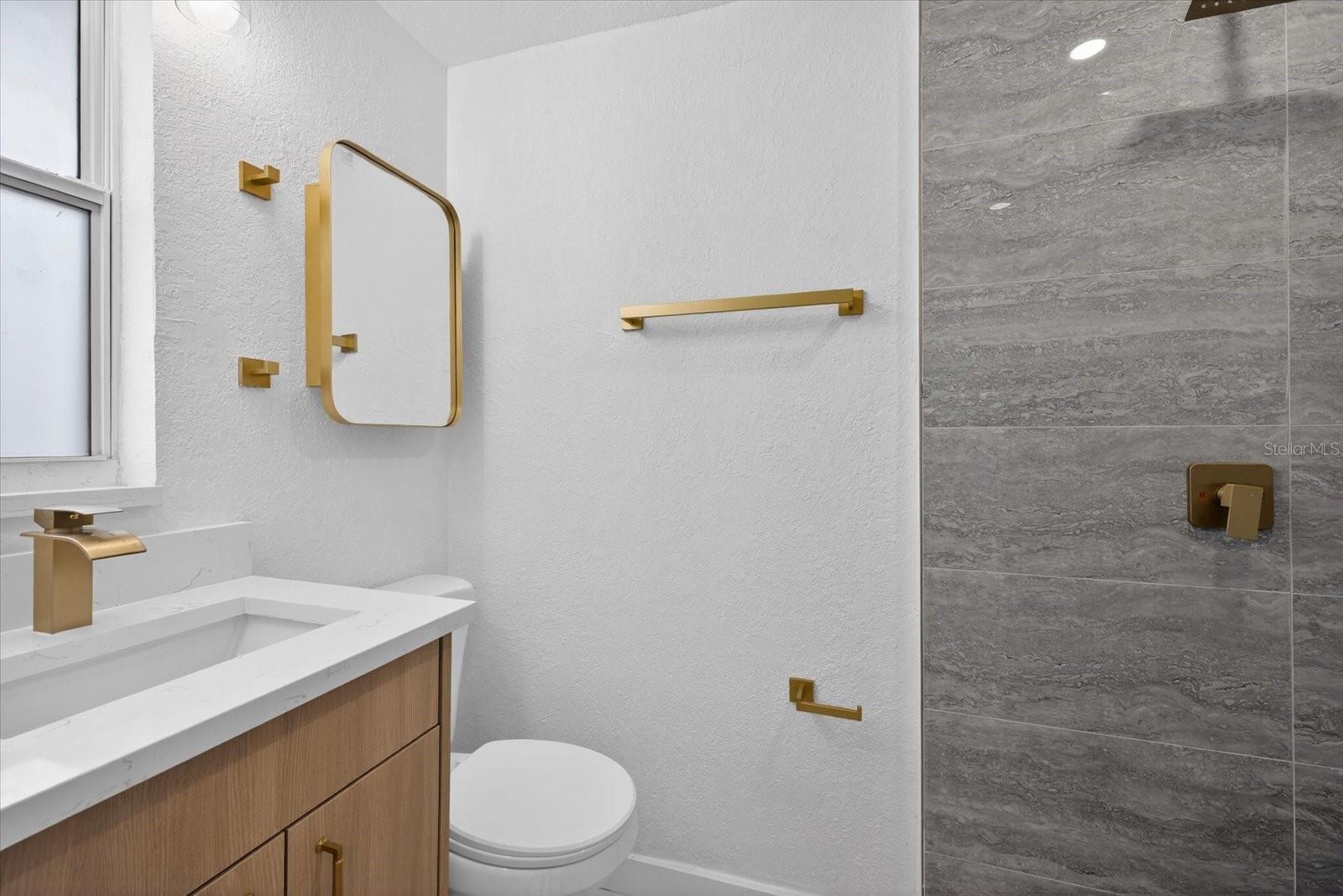 Image 18 of 36 For 1465 Parkwood Street