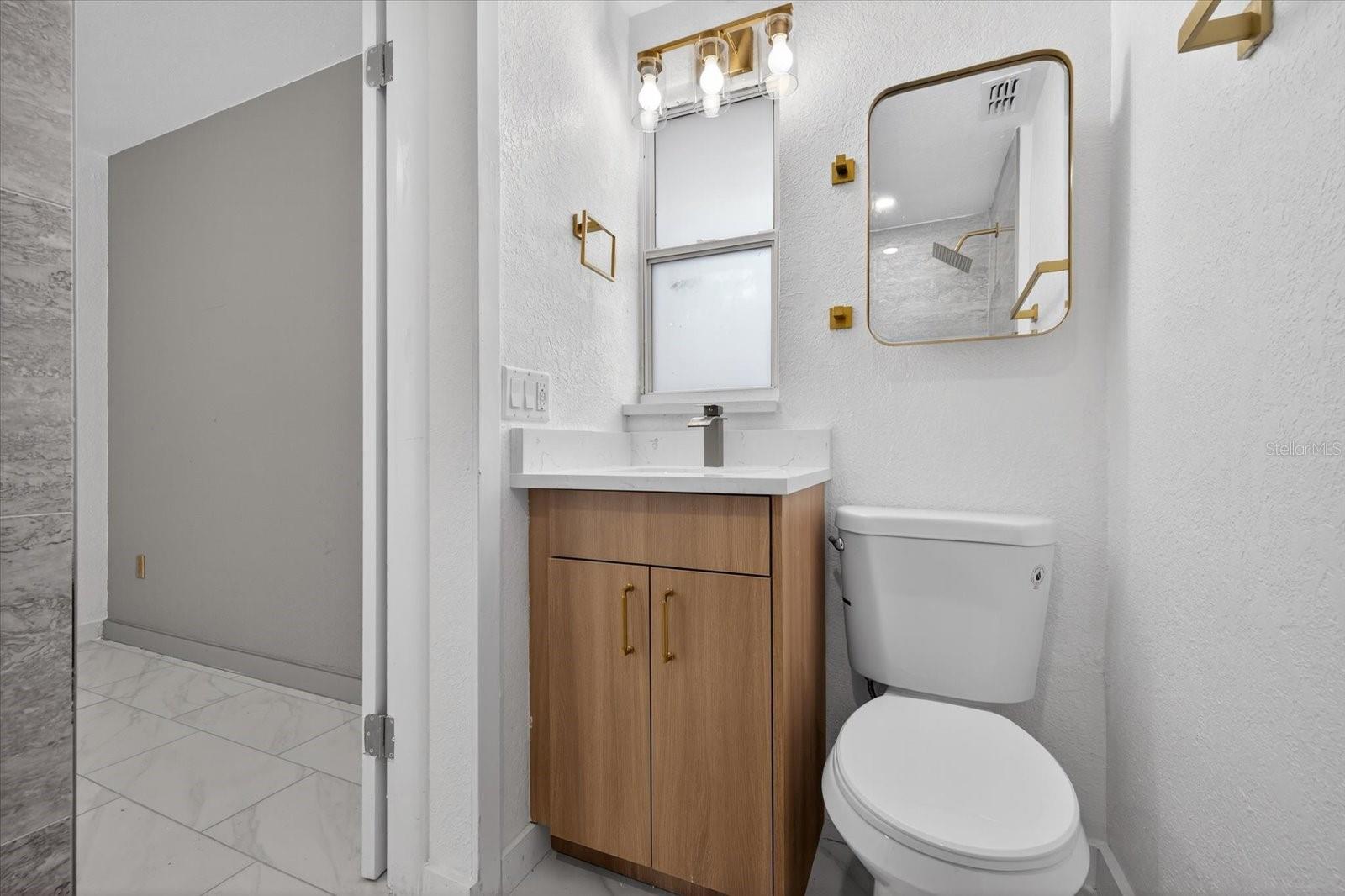 Image 21 of 36 For 1465 Parkwood Street