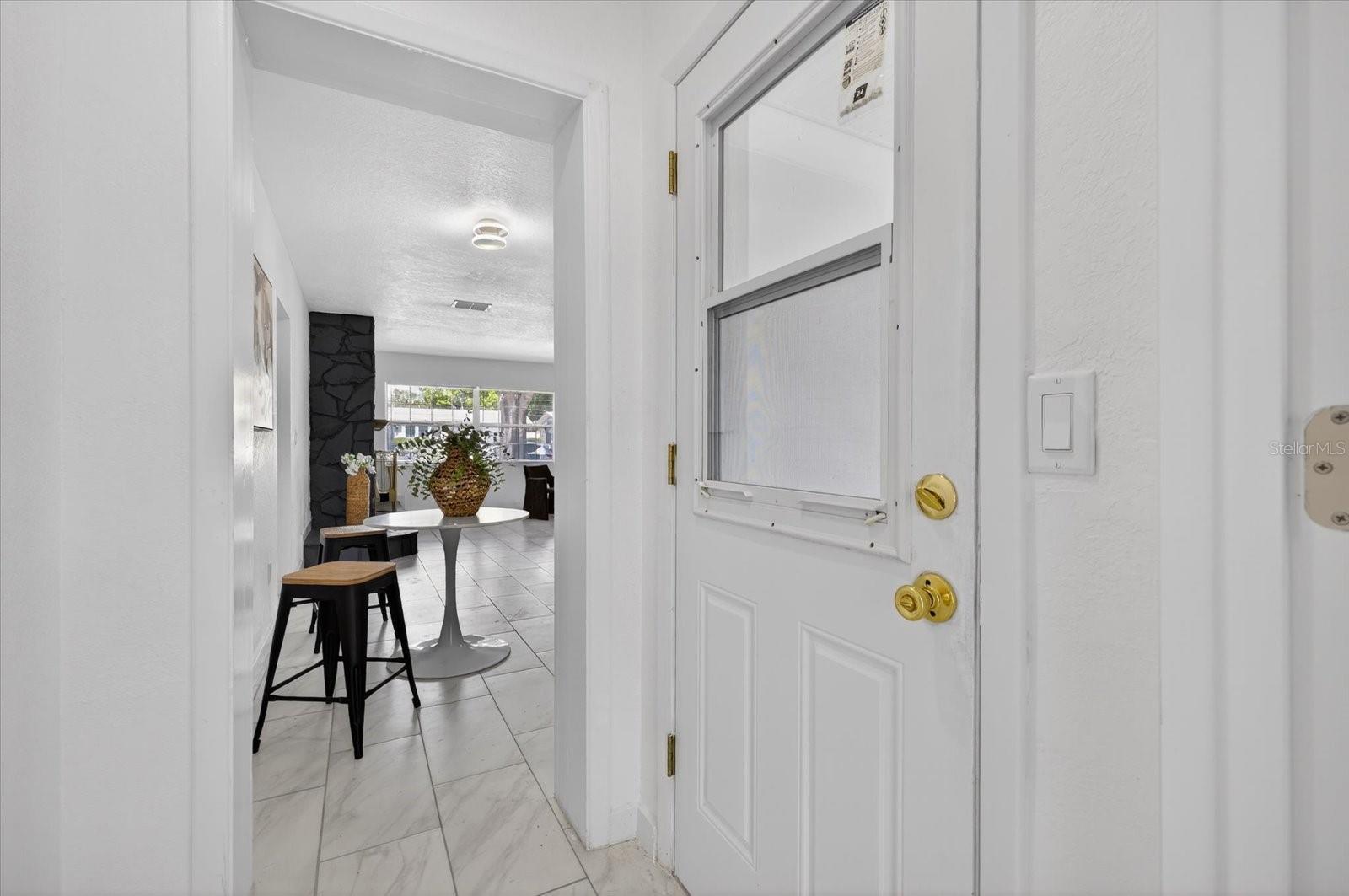 Image 22 of 36 For 1465 Parkwood Street