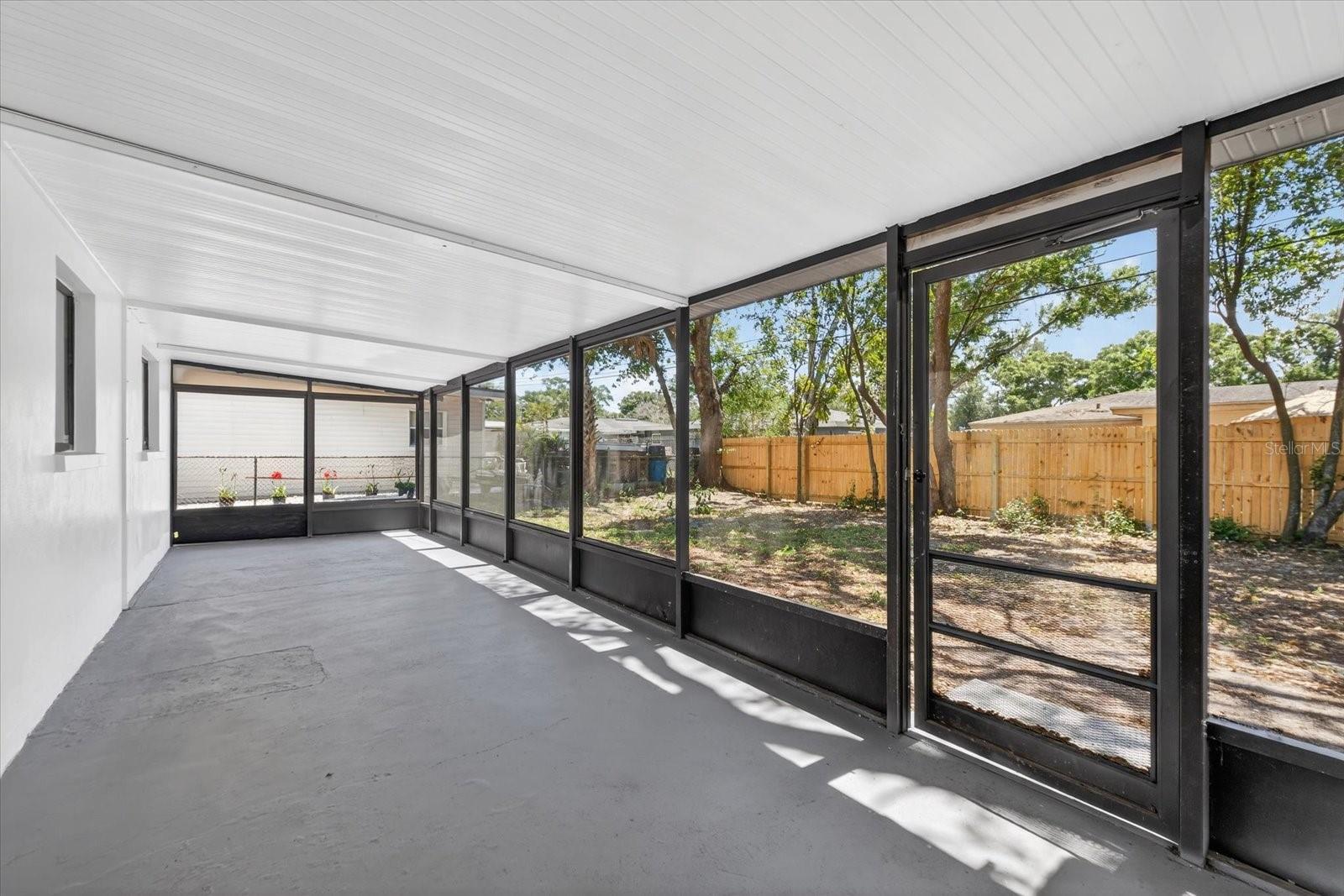 Image 23 of 36 For 1465 Parkwood Street