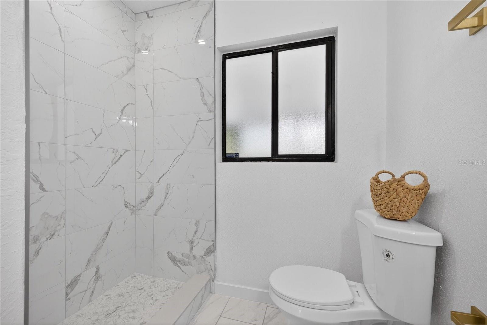 Image 27 of 36 For 1465 Parkwood Street