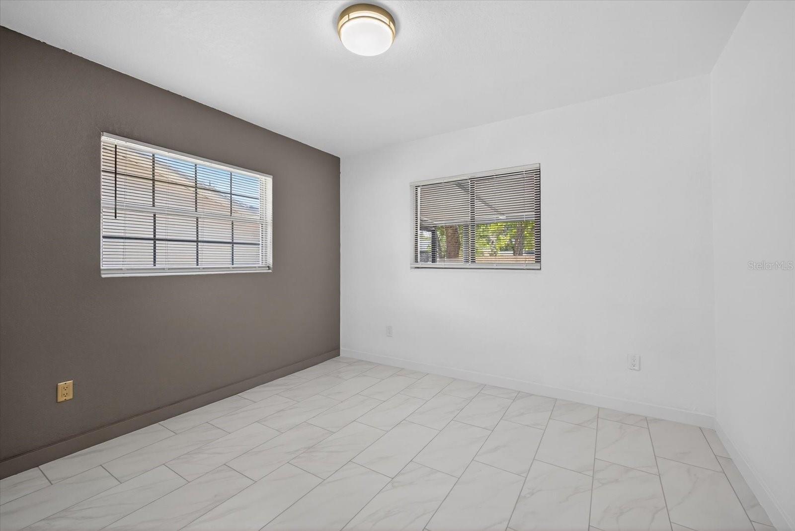 Image 28 of 36 For 1465 Parkwood Street