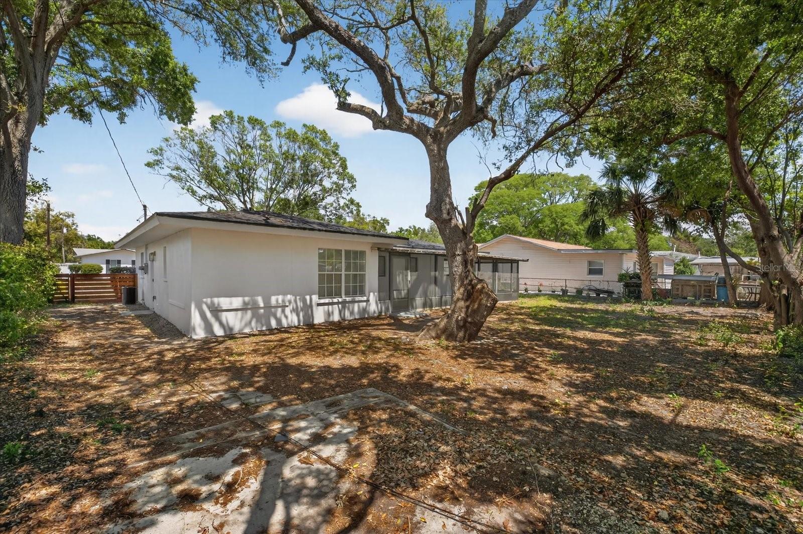 Image 33 of 36 For 1465 Parkwood Street