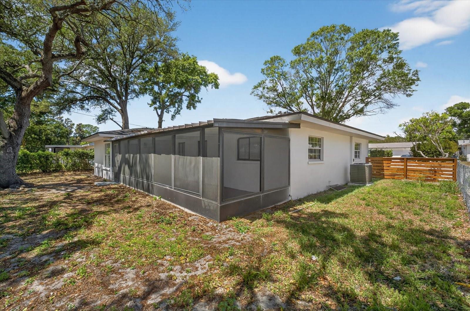 Image 35 of 36 For 1465 Parkwood Street