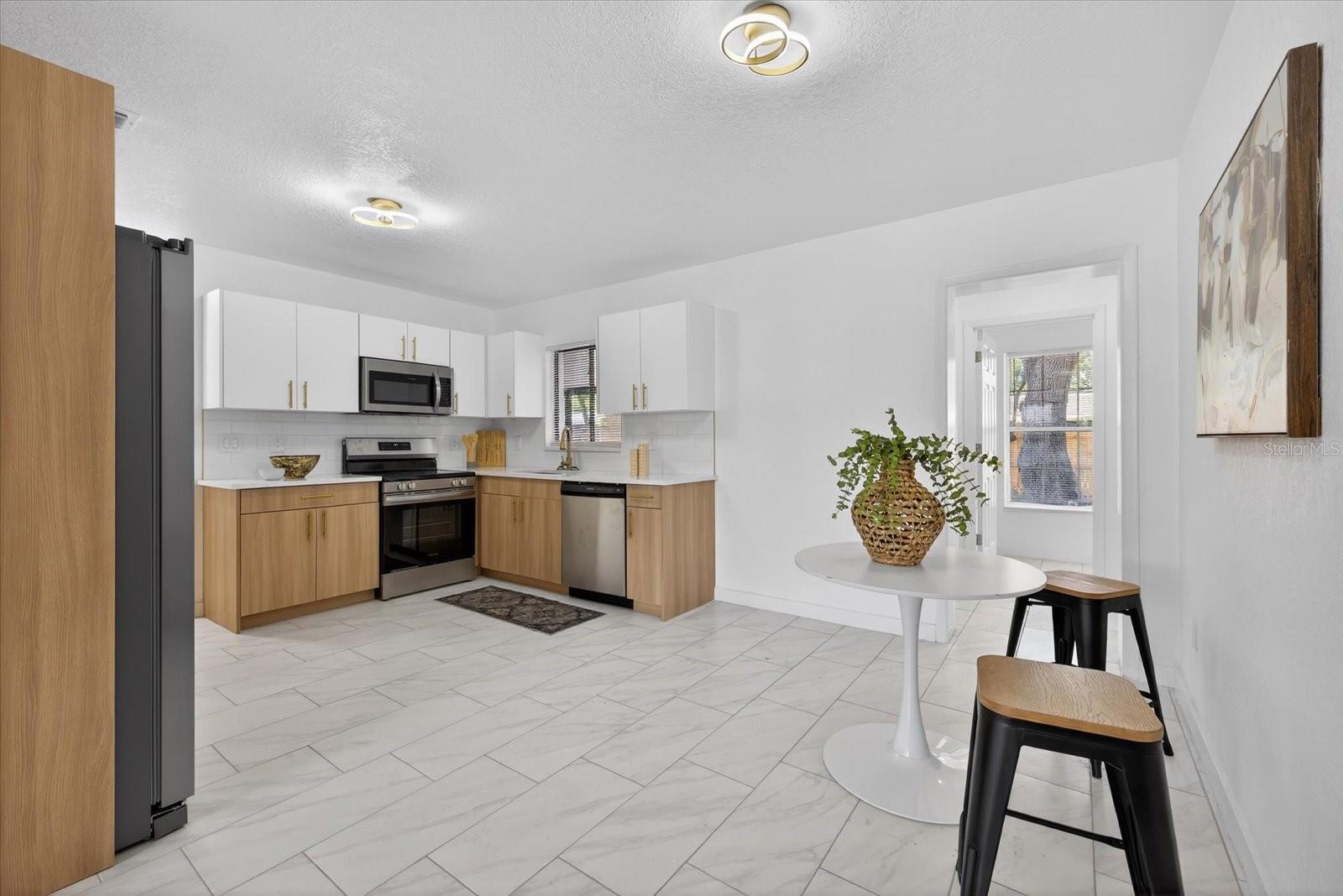 Image 9 of 36 For 1465 Parkwood Street