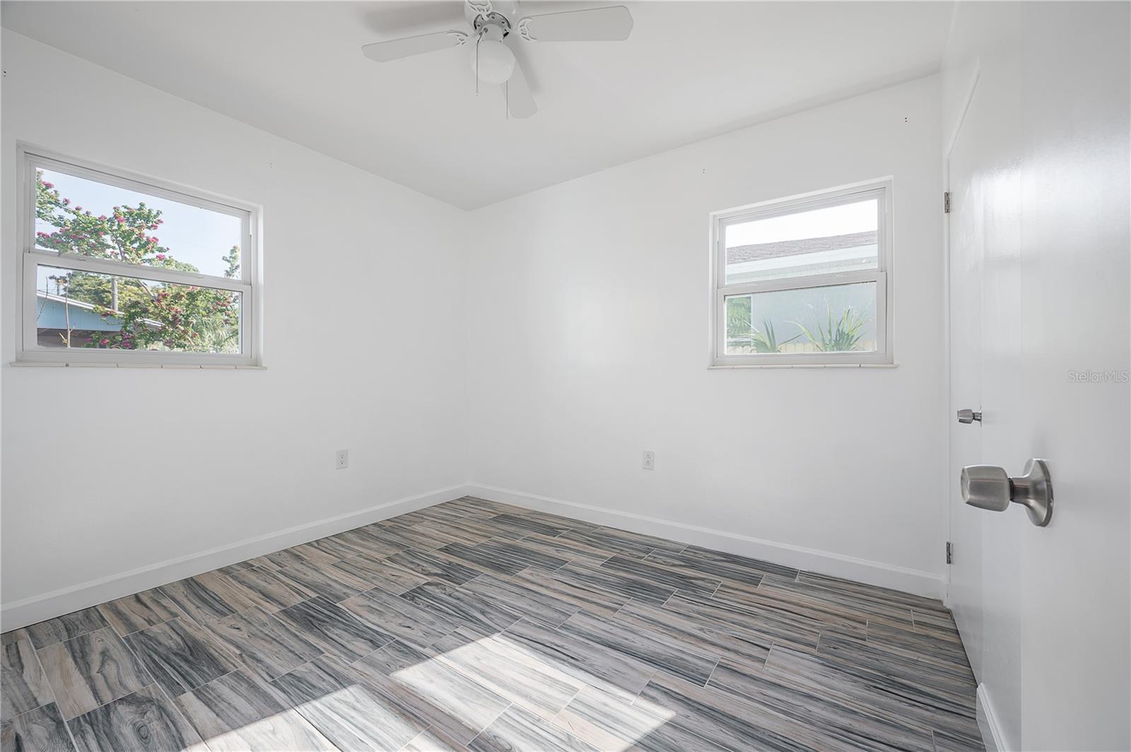 Image 15 of 37 For 3811 44th Avenue N