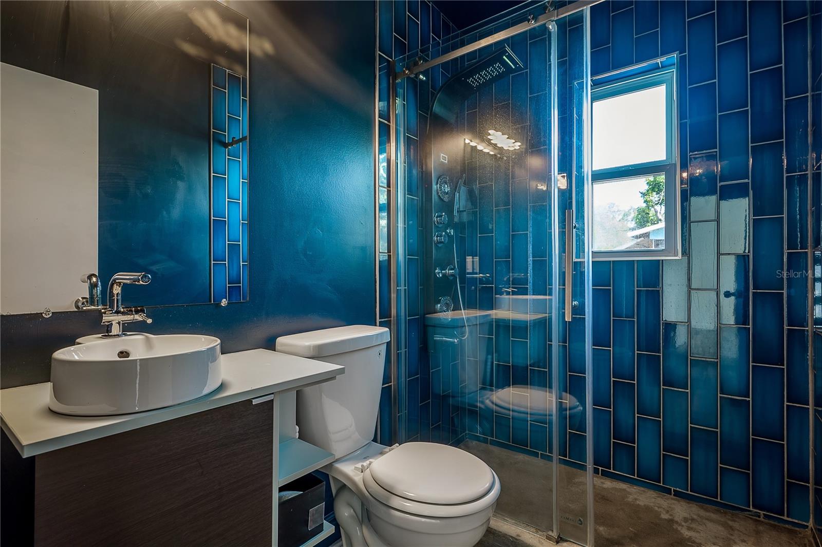 Image 17 of 37 For 3811 44th Avenue N