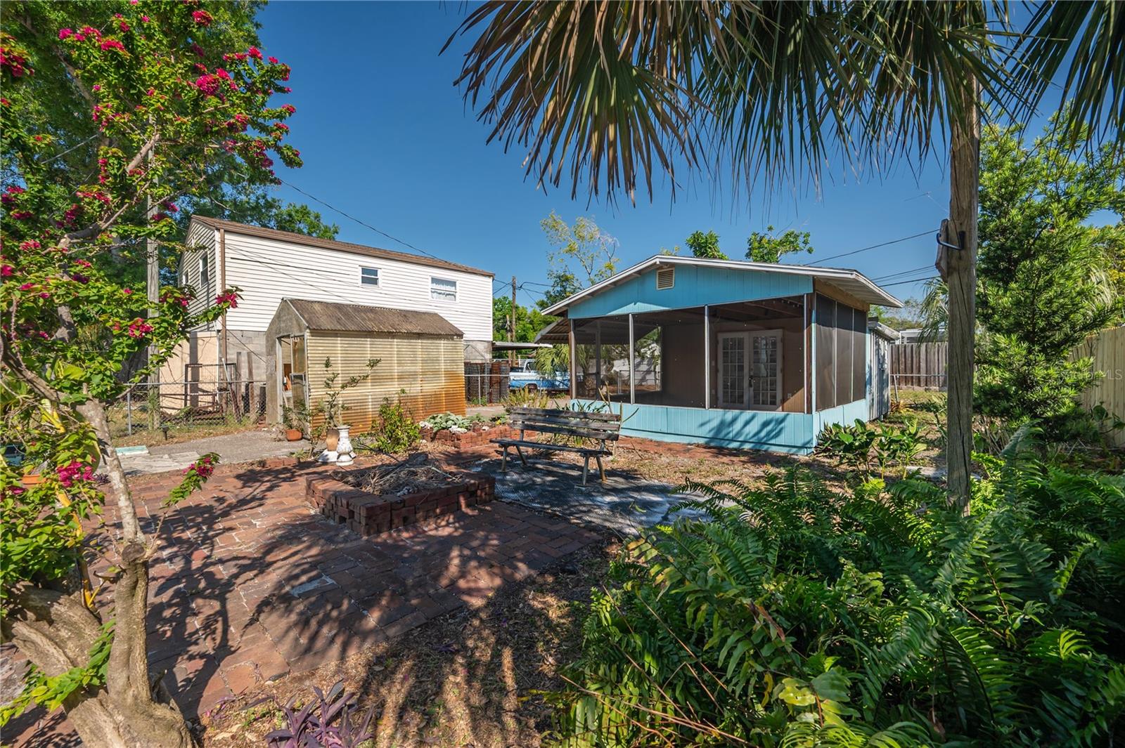 Image 27 of 37 For 3811 44th Avenue N