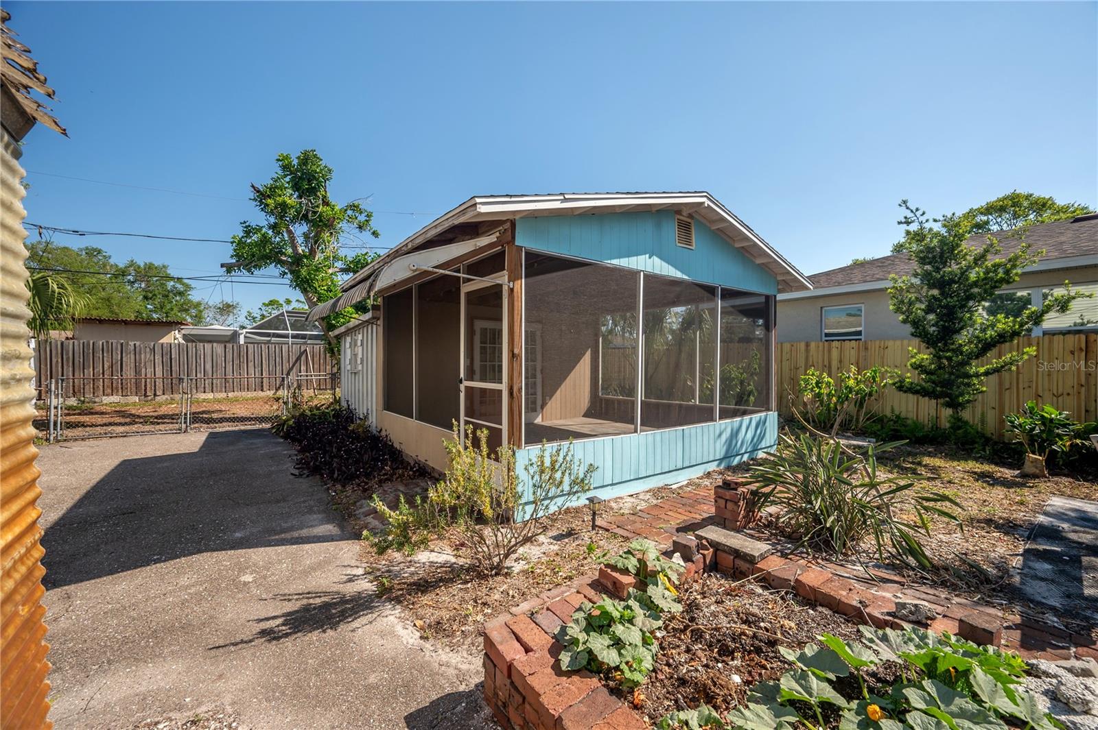 Image 29 of 37 For 3811 44th Avenue N