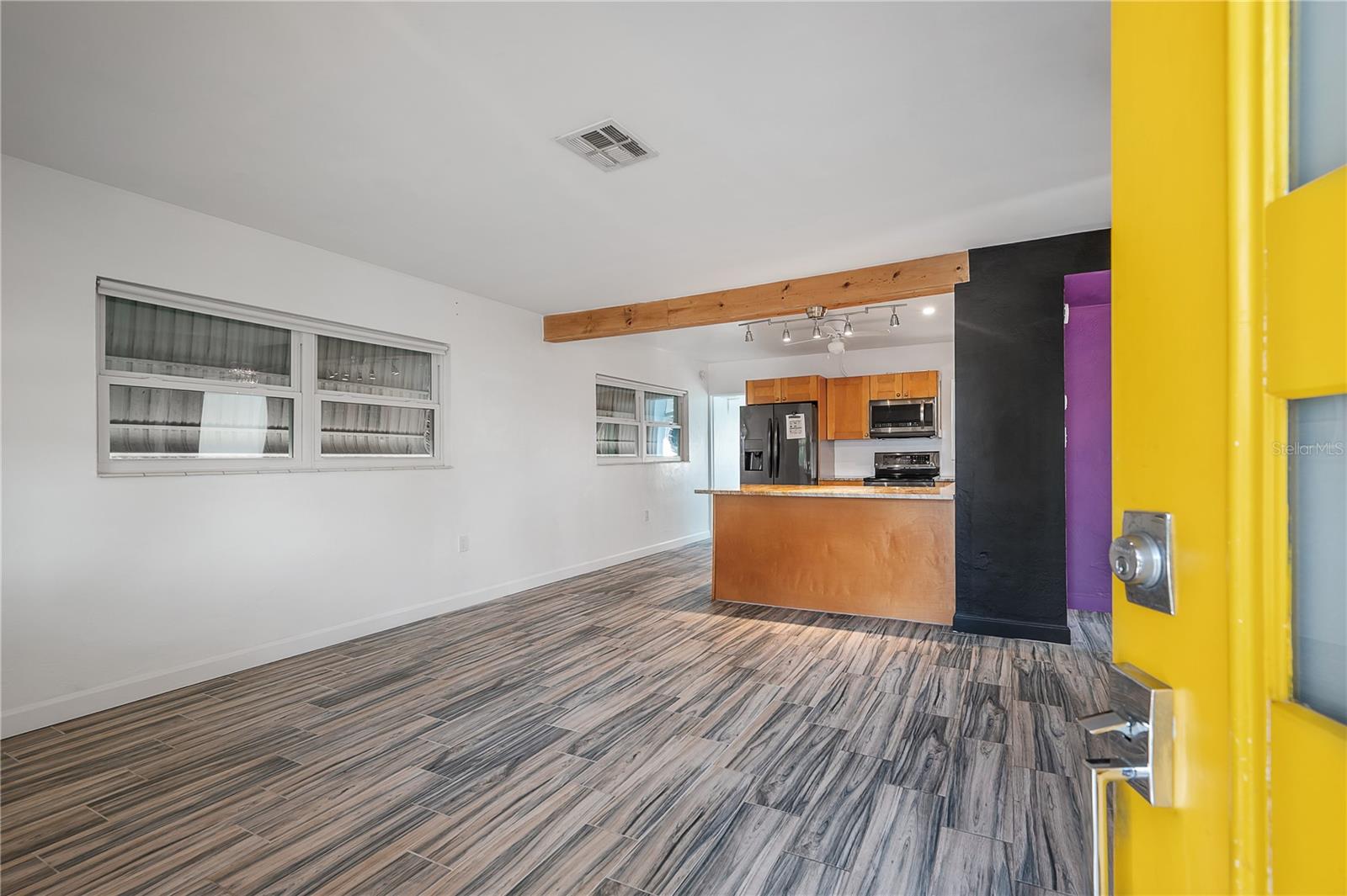 Image 3 of 37 For 3811 44th Avenue N