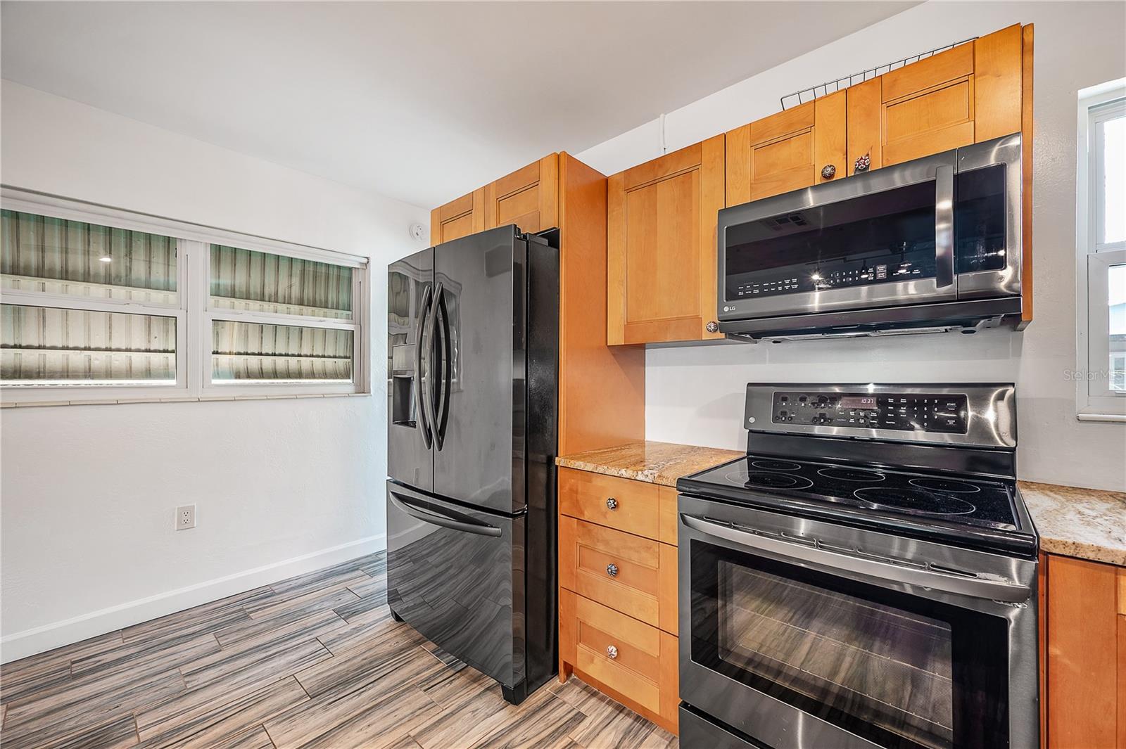 Image 9 of 37 For 3811 44th Avenue N