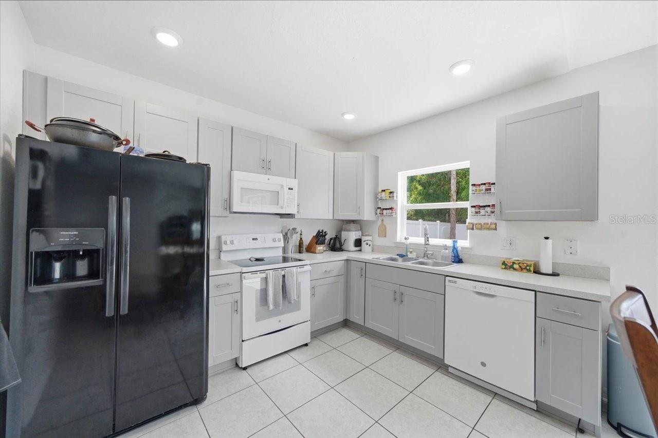 Listing photo id 21 for 7452 Wabash Trail