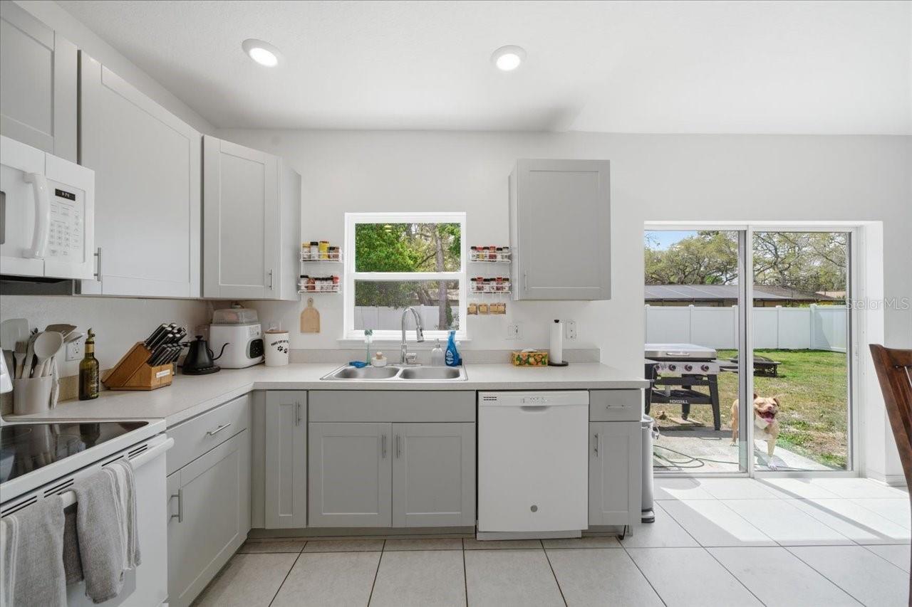 Listing photo id 22 for 7452 Wabash Trail