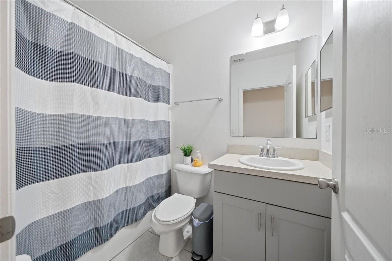 Listing photo id 32 for 7452 Wabash Trail