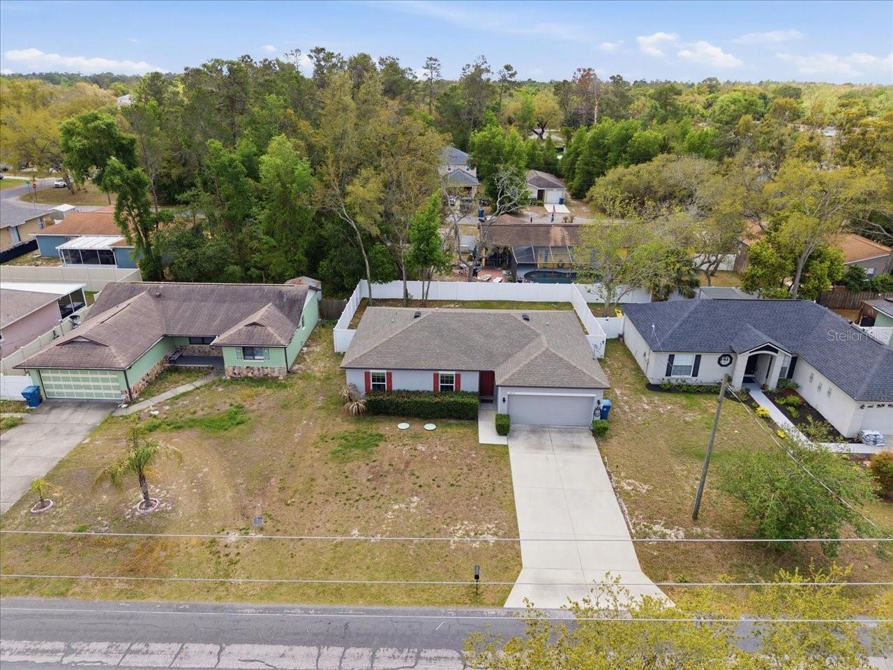 Listing photo id 3 for 7452 Wabash Trail