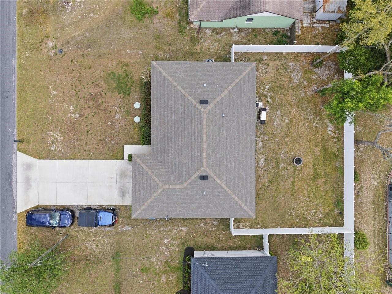 Listing photo id 5 for 7452 Wabash Trail