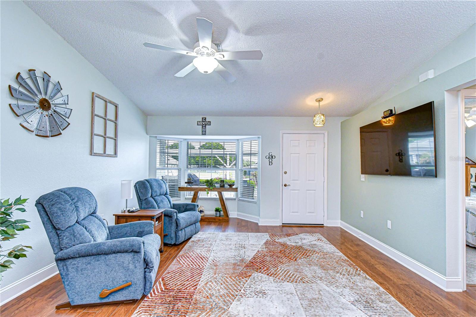 Image 12 of 46 For 38237 Eucalyptus Drive