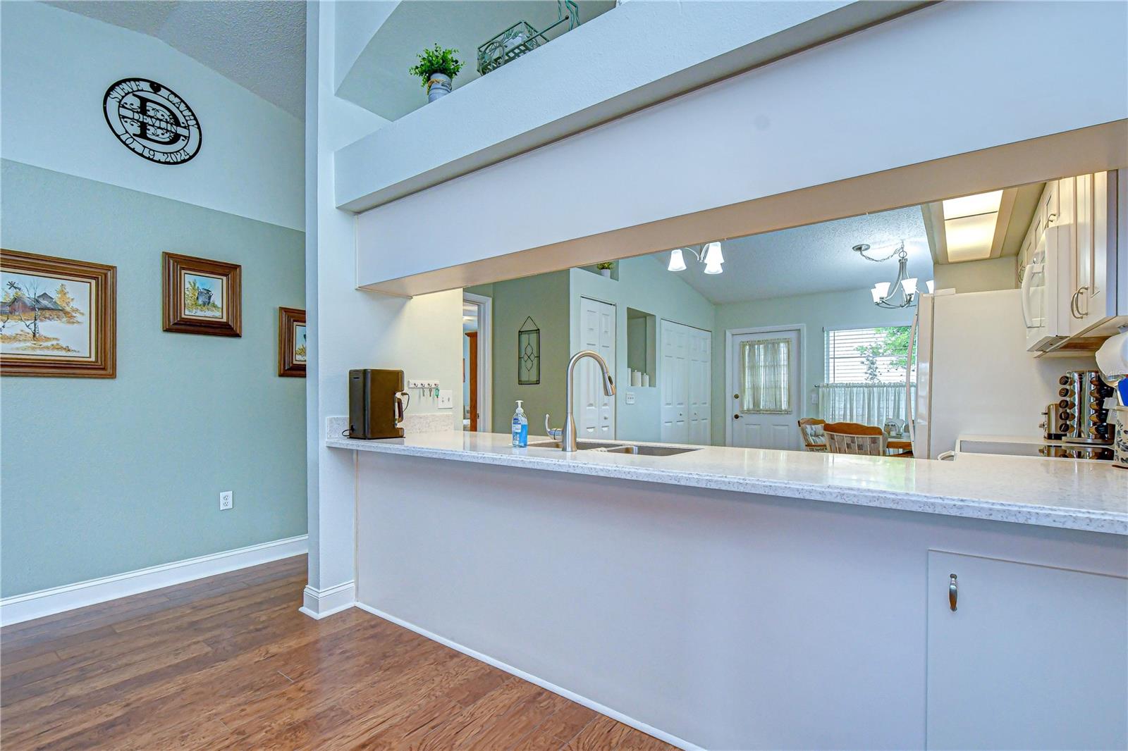 Image 15 of 46 For 38237 Eucalyptus Drive