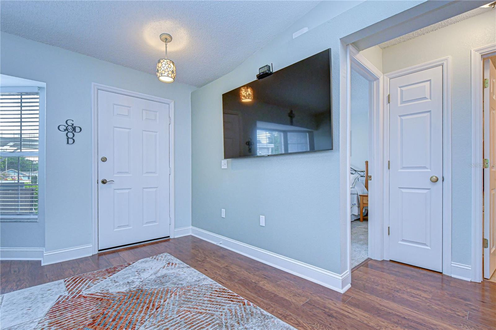 Image 17 of 46 For 38237 Eucalyptus Drive