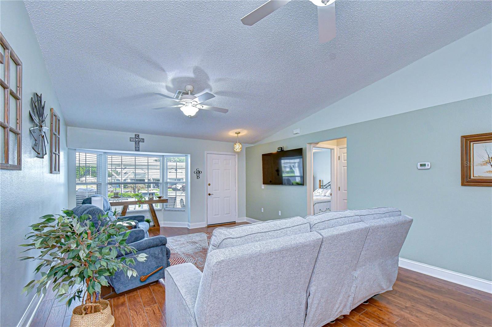 Image 20 of 46 For 38237 Eucalyptus Drive