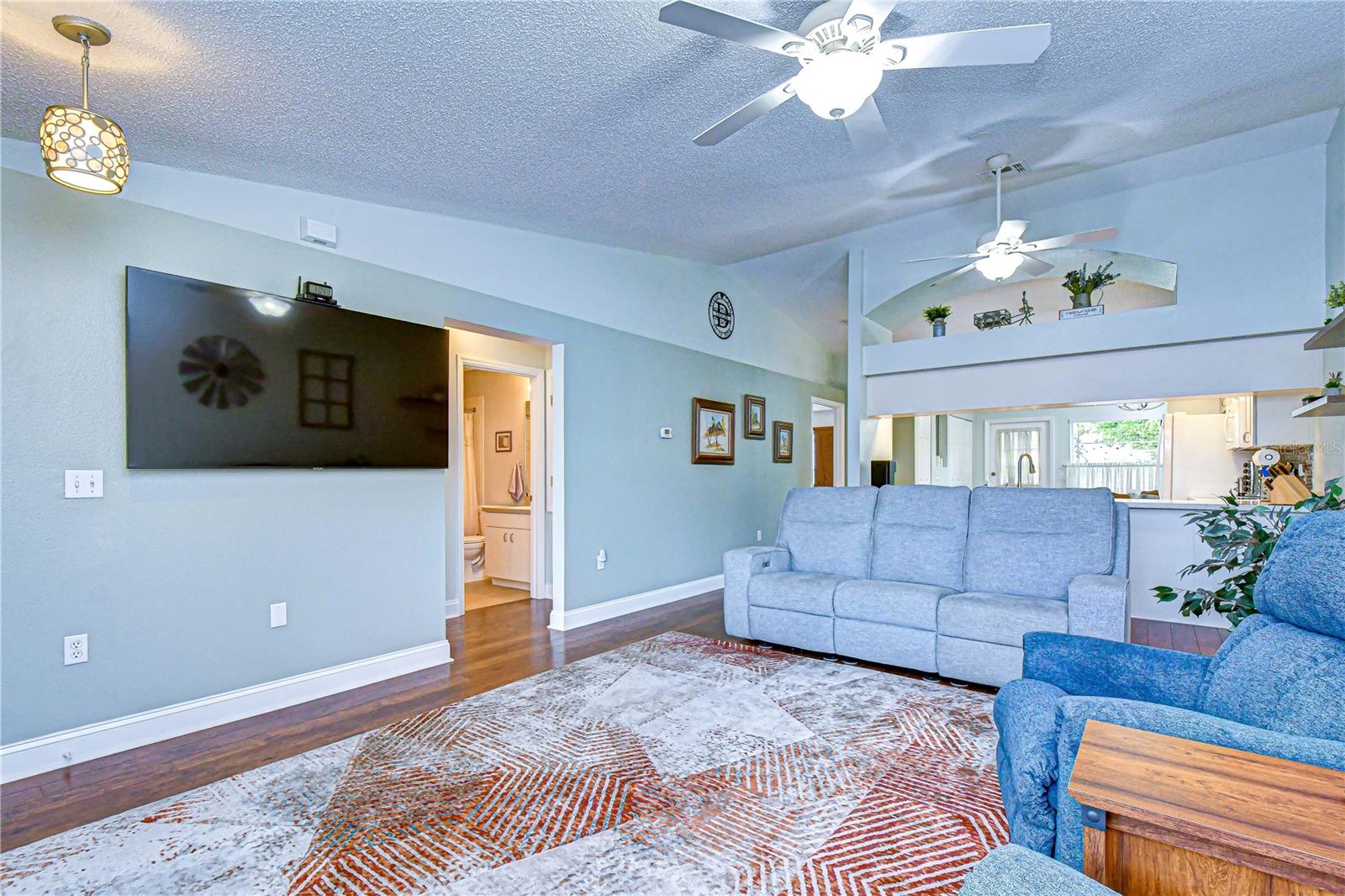 Image 23 of 46 For 38237 Eucalyptus Drive