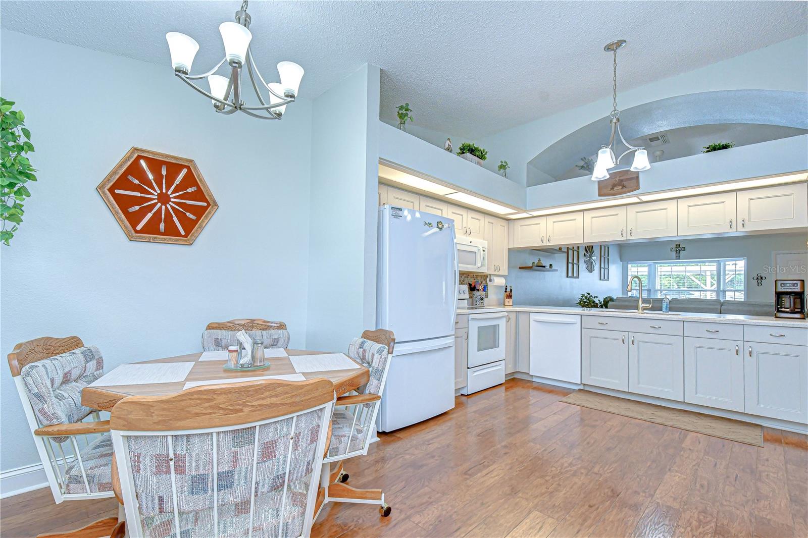 Image 26 of 46 For 38237 Eucalyptus Drive