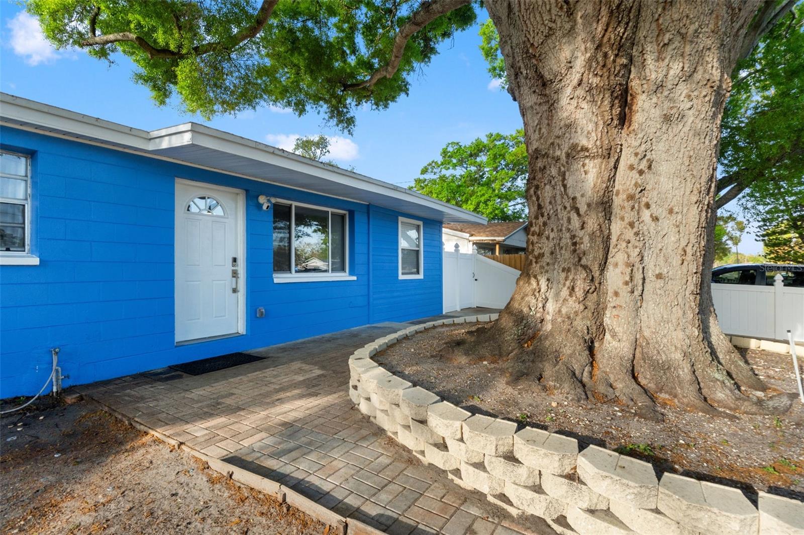 Details for 8996 Southern Comfort Drive, LARGO, FL 33773