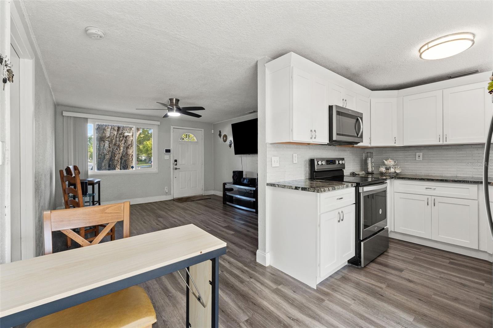 Image 13 of 33 For 8996 Southern Comfort Drive