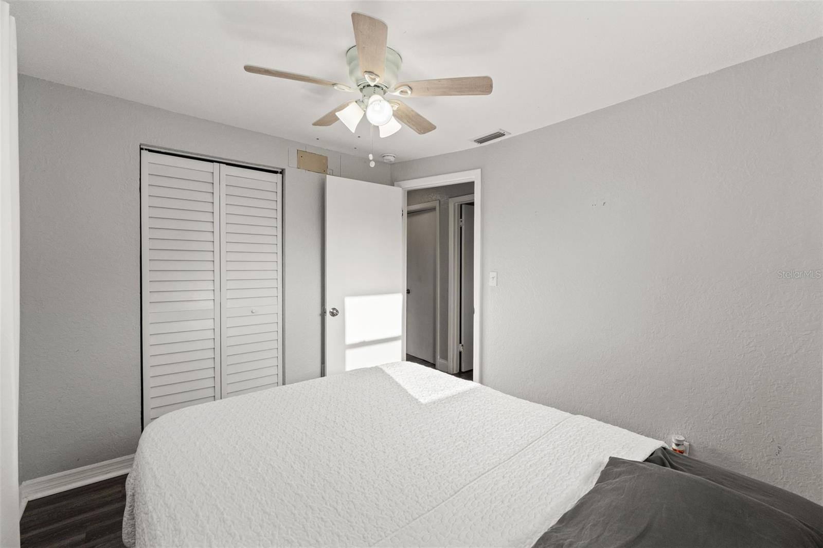 Image 16 of 33 For 8996 Southern Comfort Drive