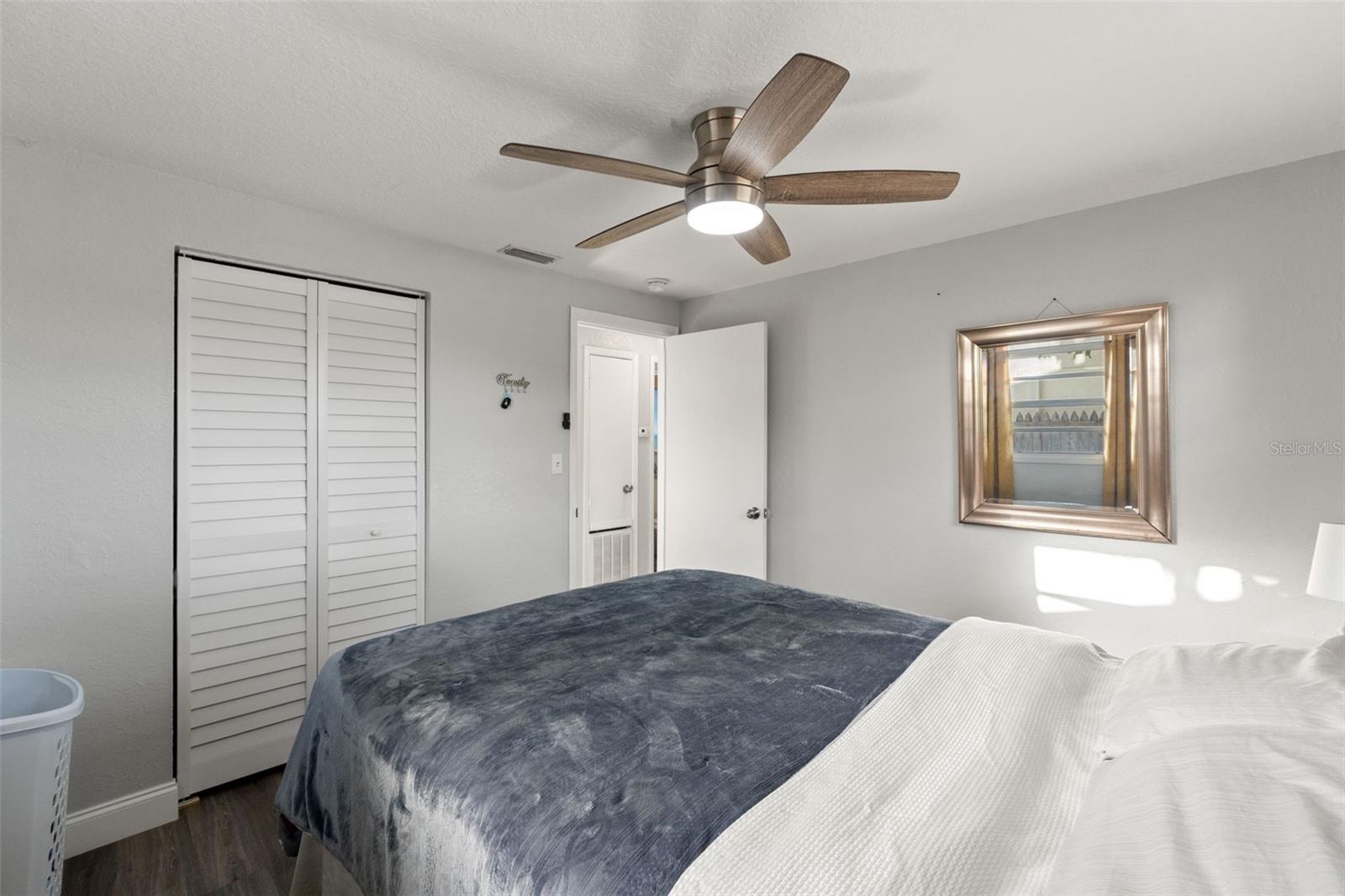 Image 18 of 33 For 8996 Southern Comfort Drive