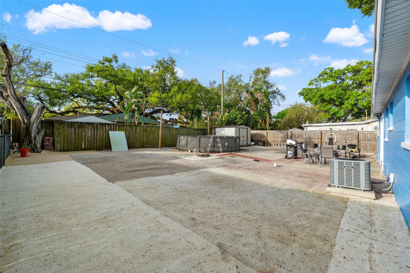 Image 21 of 33 For 8996 Southern Comfort Drive