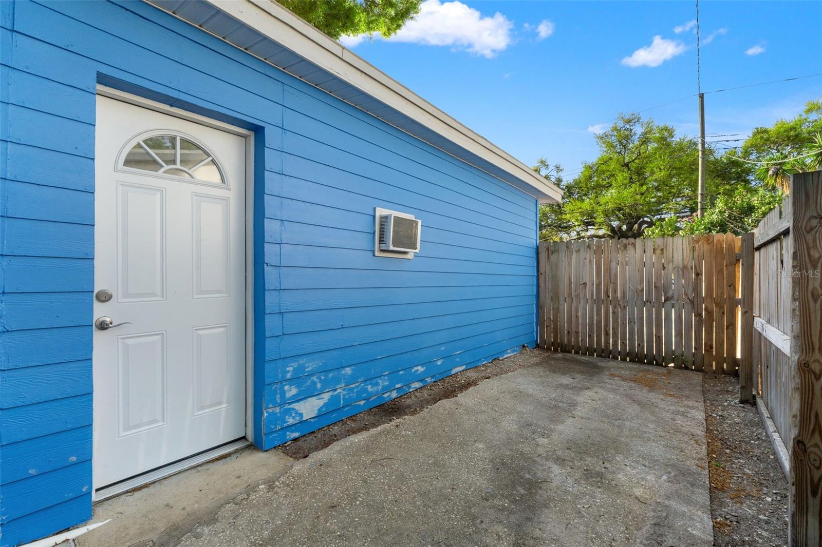 Image 26 of 33 For 8996 Southern Comfort Drive