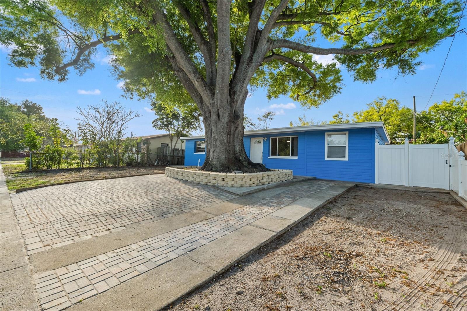 Image 3 of 33 For 8996 Southern Comfort Drive