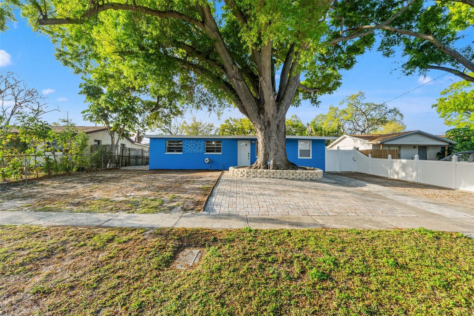 Image 32 of 33 For 8996 Southern Comfort Drive