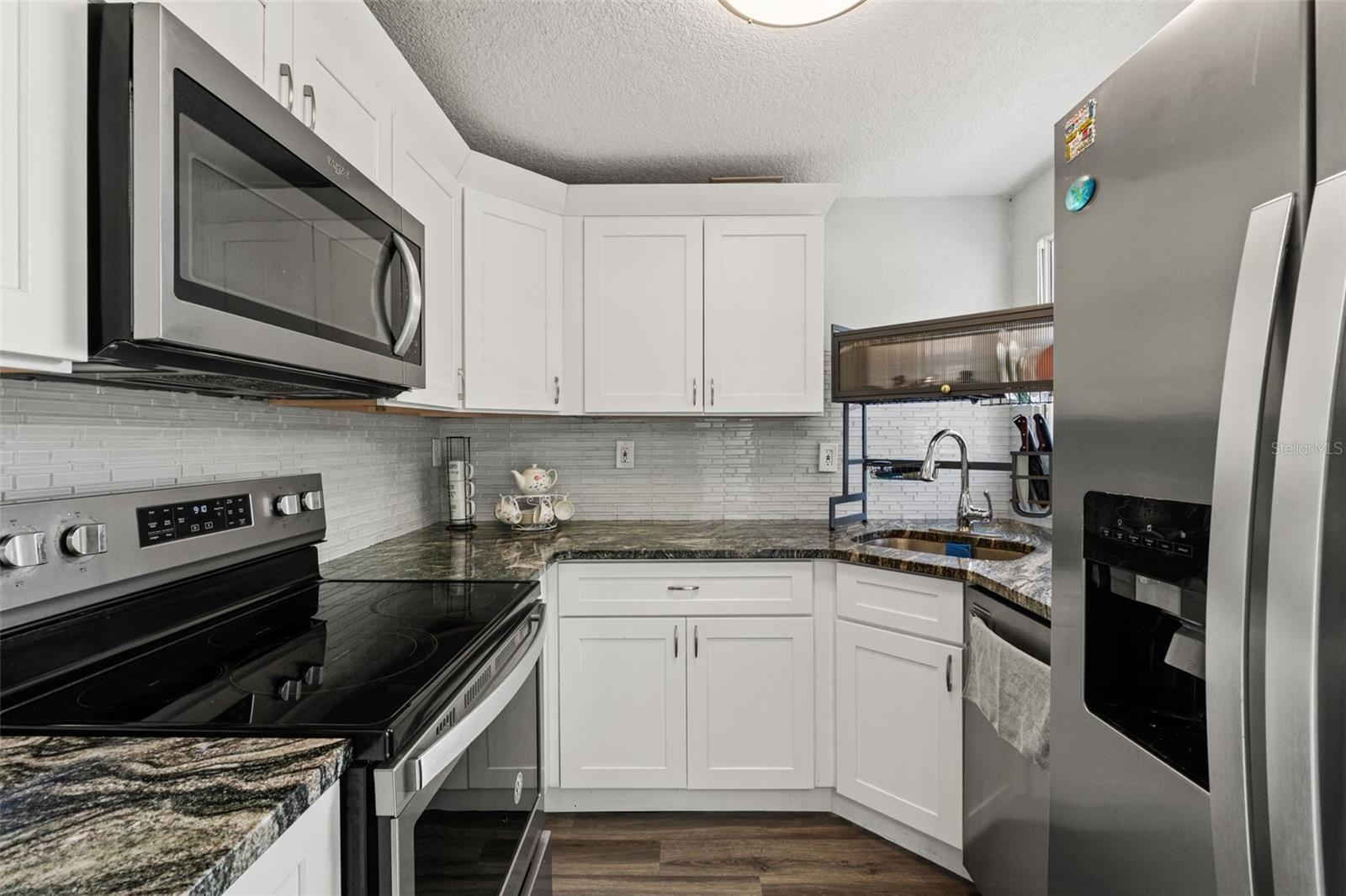 Image 9 of 33 For 8996 Southern Comfort Drive