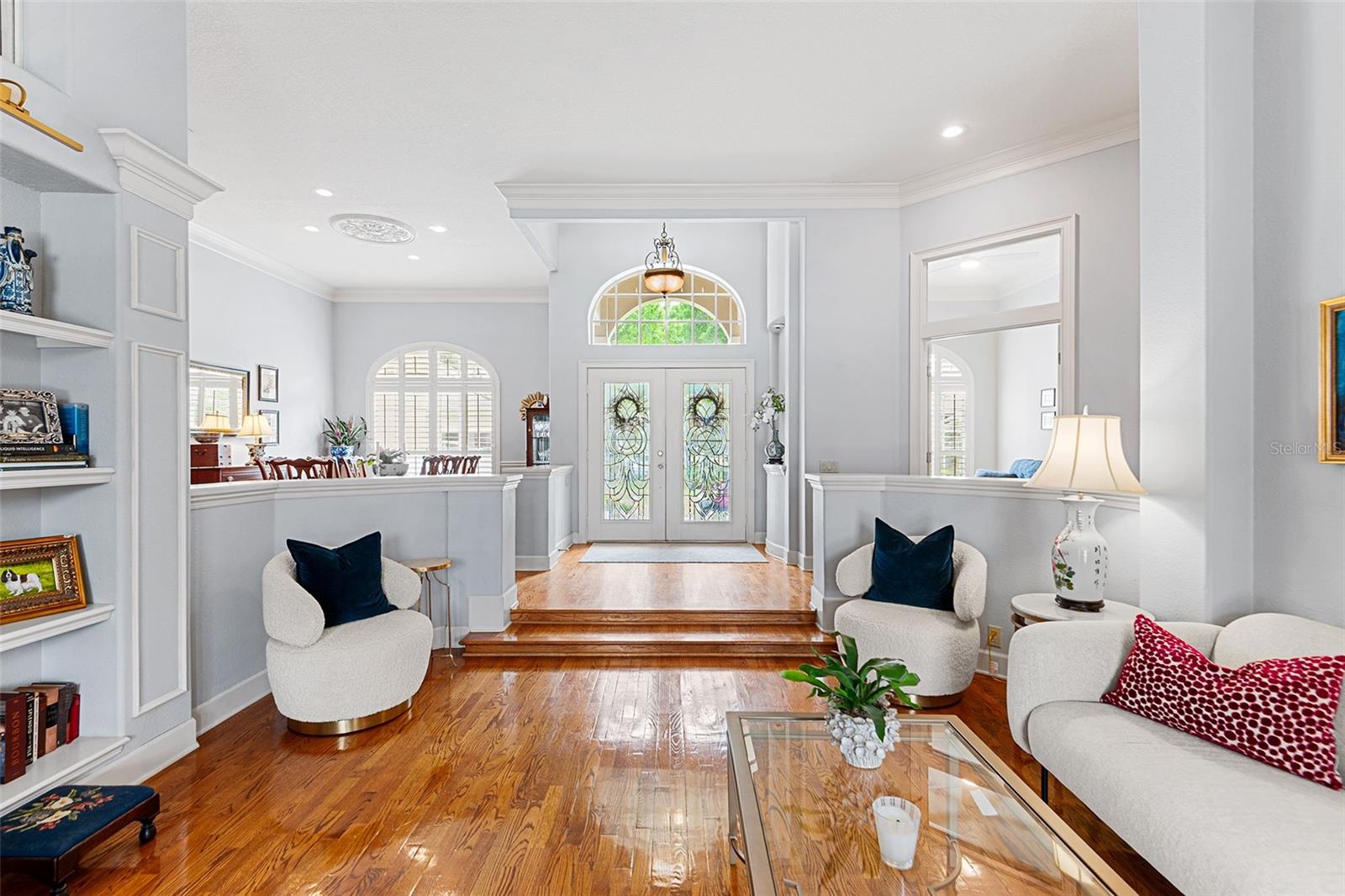 Listing photo id 11 for 902 Hanover Way