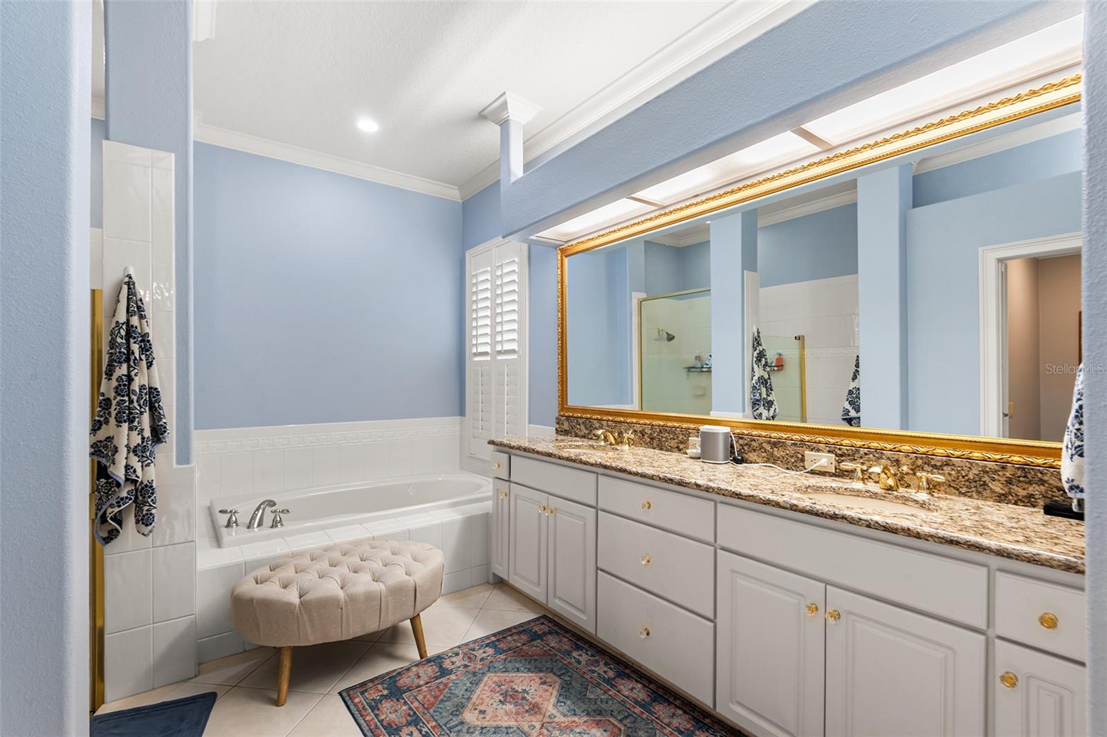 Listing photo id 29 for 902 Hanover Way